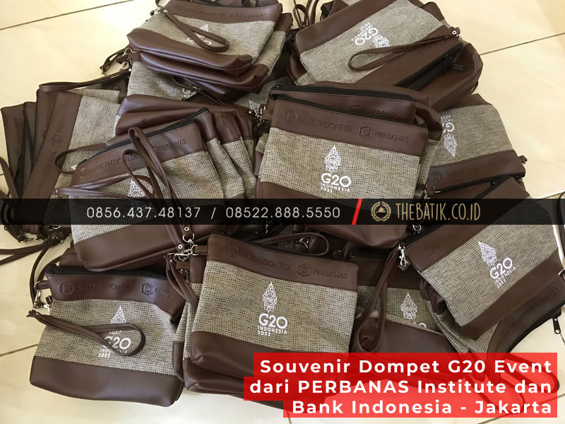 Souvenir Tas Pouch Clutch Dompet Goni Kulit