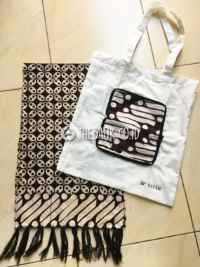 Syal Scarf dan Tas Batik Lipat Souvenir Event Resmi Harga Grosir MOTIF KAWUNG