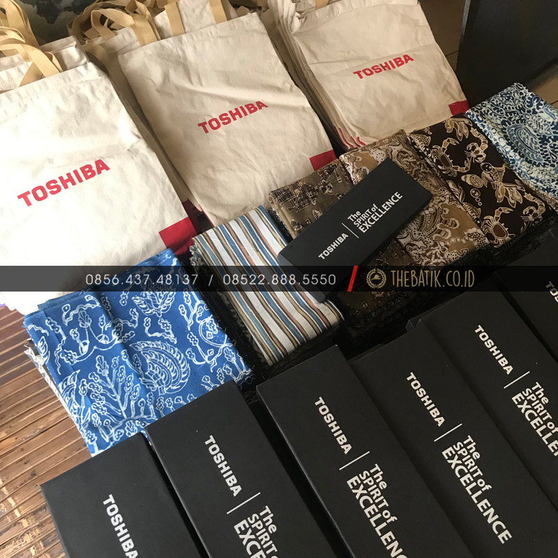 International Craft Batik Gift - Corporate Premium Gifts Hadiah Kantor Souvenir Event TOSHIBA Indonesia