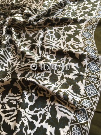 Kain Bahan Baju Batik Sutra Modern Warna Hijau Army Latar Putih