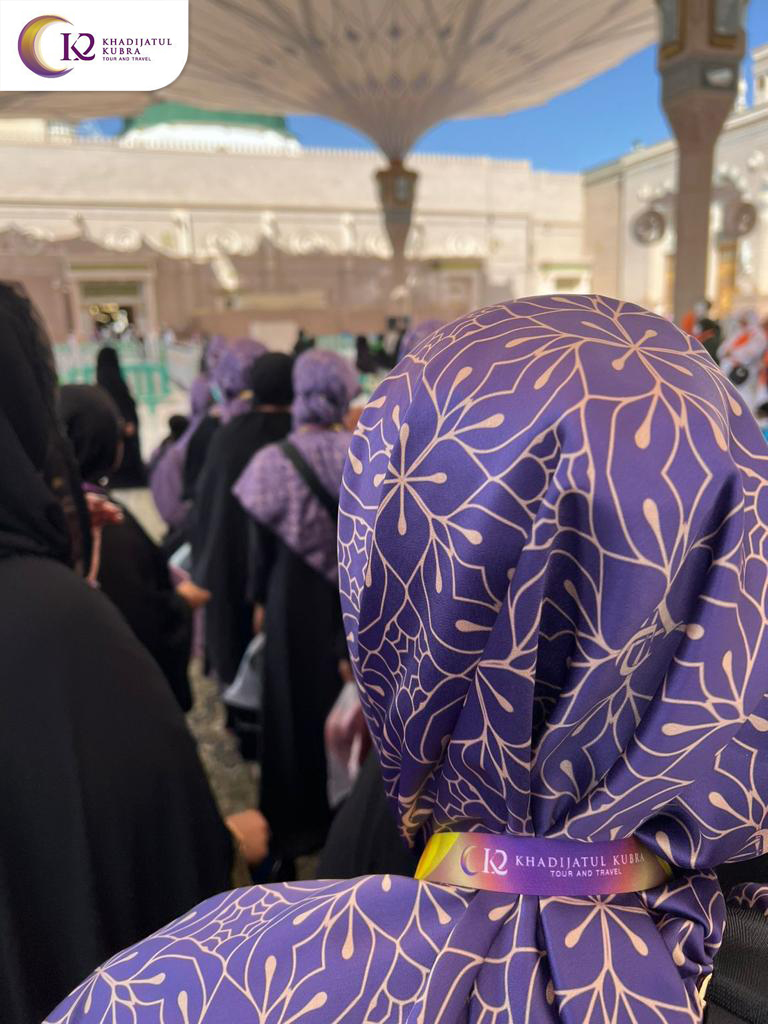 Kain Batik Custom Umroh Jakarta Travel Resmi KHADIJATUL KUBRO Seragam Logo 3