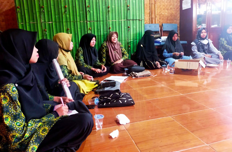 Cetak Batik Seragam Sekolah Guru Pria Wanita PONPES Anwarul Hasaniyyah Kalimantan Selatan 2