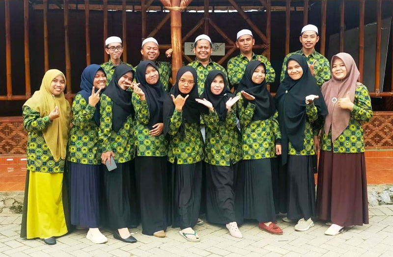 Cetak Batik Seragam Sekolah Guru Pria Wanita PONPES Anwarul Hasaniyyah Kalimantan Selatan 3