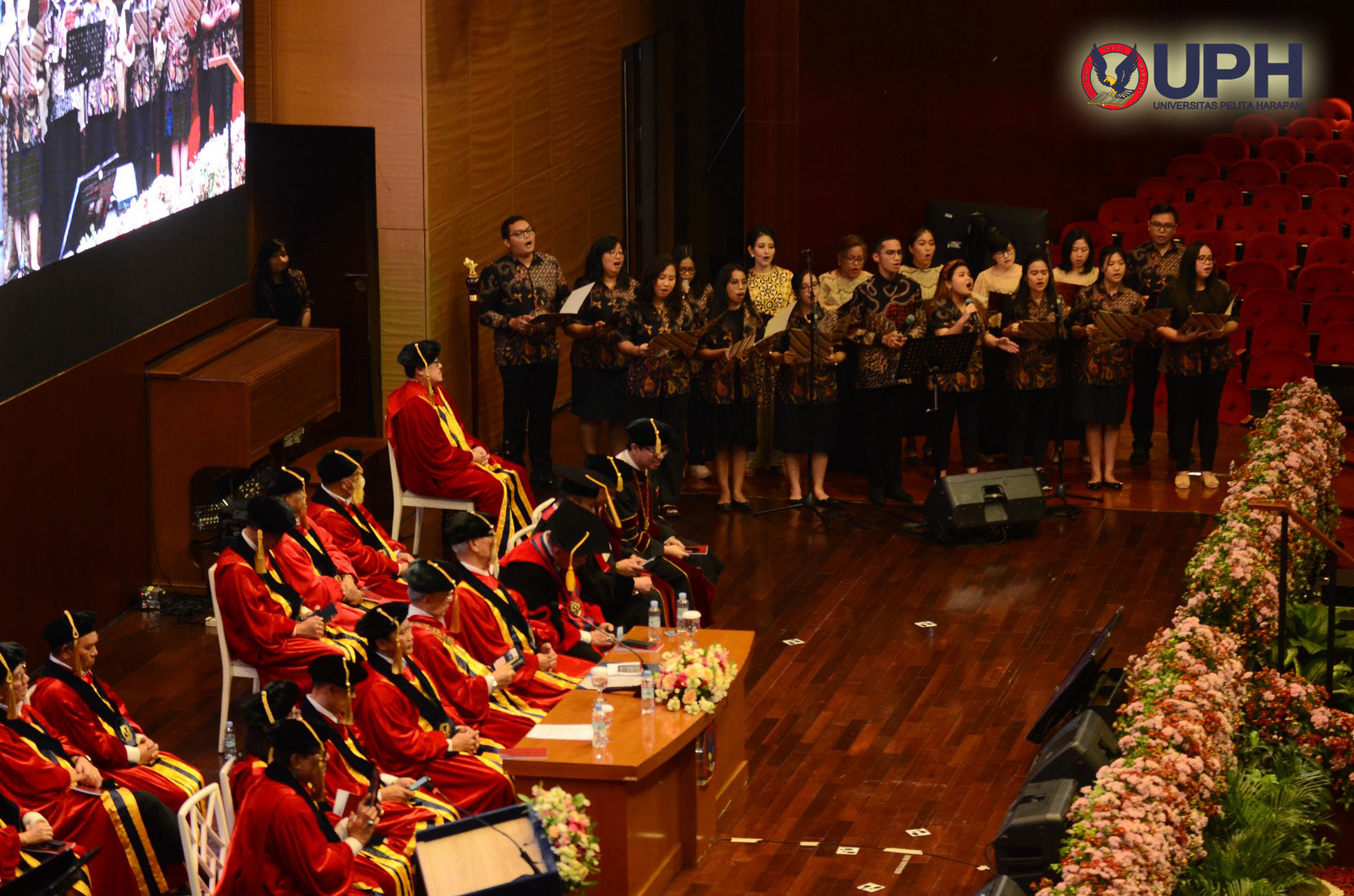 Seragam Batik Pengukuhan Guru Besar Hukum Pelita Harapan (UPH) – Prof.Dr.Agus Budianto, S.H., M.Hum 4