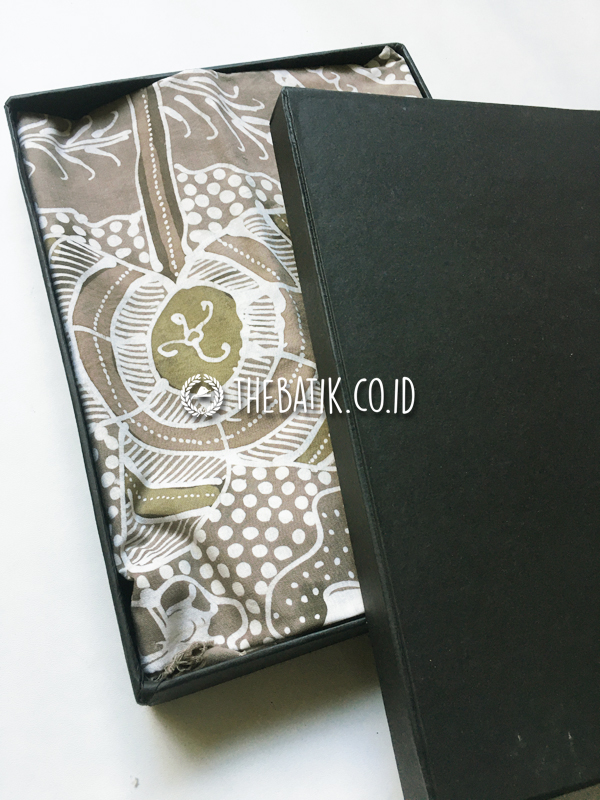 Natural Dye Batik Handwritten Traditional Indonesian Batik Fabric Cotton Brown Cream – Big Floral Galaran