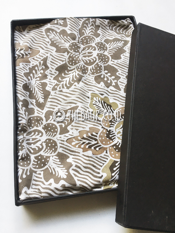 Natural Dye Batik Handwritten Traditional Indonesian Batik Fabric Cotton Brown Cream – Galaran Floral Batik Thick Line