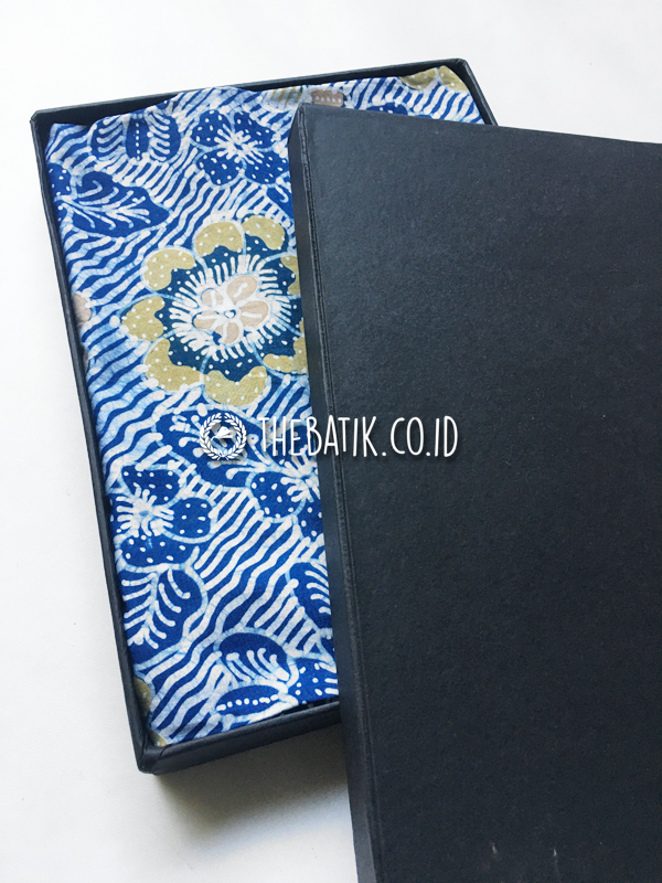 Natural Dye Batik Handwritten Traditional Indonesian Batik Fabric Cotton Indigo Blue – Galaran Floral Batik
