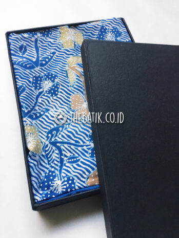 Natural Dye Batik Handwritten Traditional Indonesian Batik Fabric Cotton Indigo Blue – Galaran Small Floral Batik