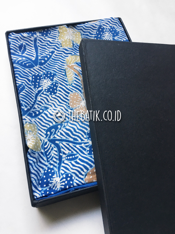 Natural Dye Batik Handwritten Traditional Indonesian Batik Fabric Cotton Indigo Blue – Galaran Small Floral Batik