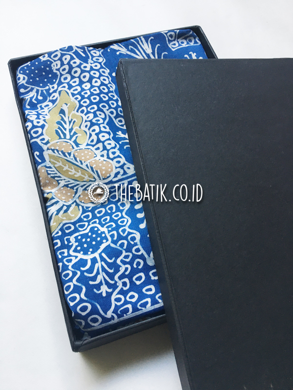 Natural Dye Batik Handwritten Traditional Indonesian Batik Fabric Cotton Indigo Blue – Gringsing Batik Floral