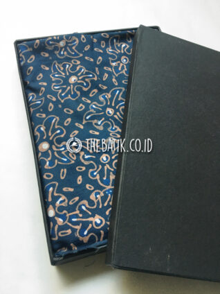Natural Dye Batik Handwritten Traditional Indonesian Batik Fabric Cotton Indigo Blue – Modern Floral
