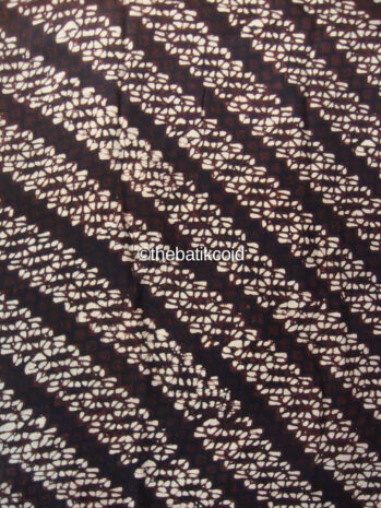 Authentic Hand-Drawn Parang Kusumo Batik Silk Fabric – Premium Javanese Silk Textile for Luxury Fashion
