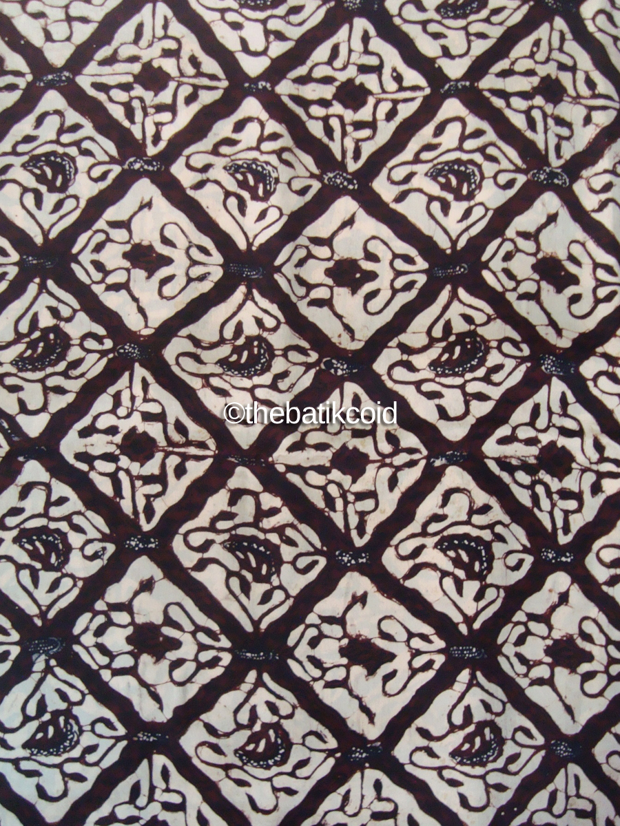 Authentic Hand-Drawn Sido Mulyo Batik Silk Fabric – Premium Javanese Heritage Textile Yardage